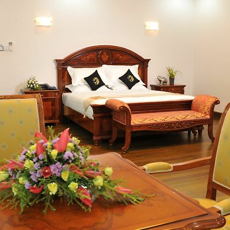 ปาล์ม สปริง รีสอร์ต Hotel ย่างกุ้ง ภายนอก รูปภาพ